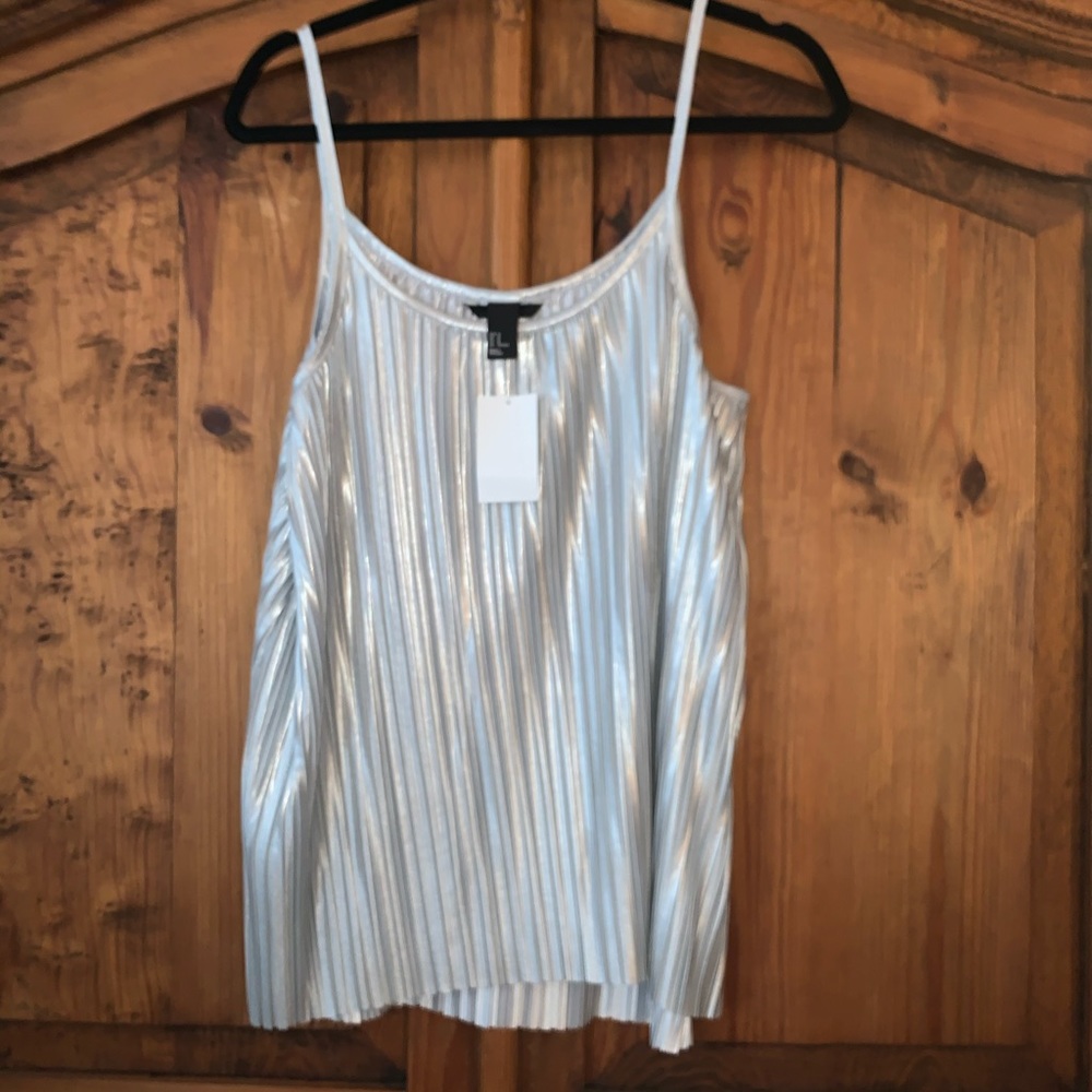 Silver  dressy pleated tank size M NWT